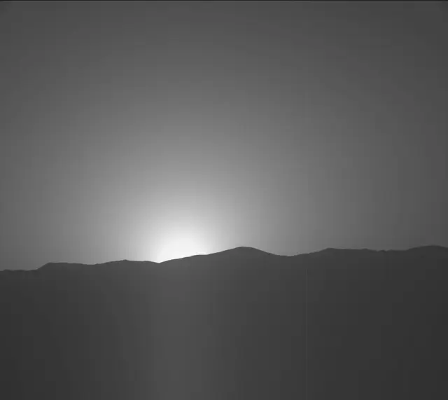 Sol 2589: Mast Camera (Mastcam)