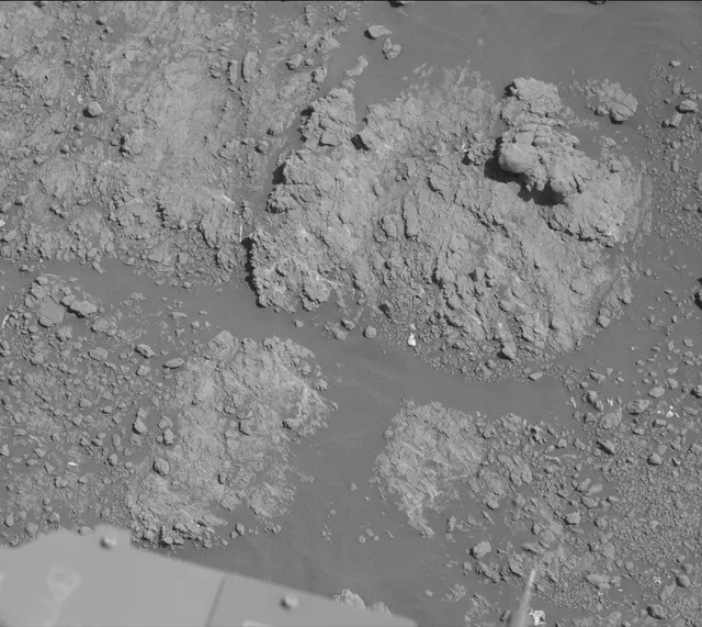 Sol 2590: Mast Camera (Mastcam)