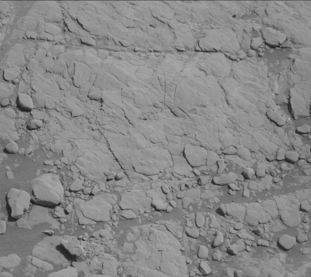 Sol 2590: Mast Camera (Mastcam)