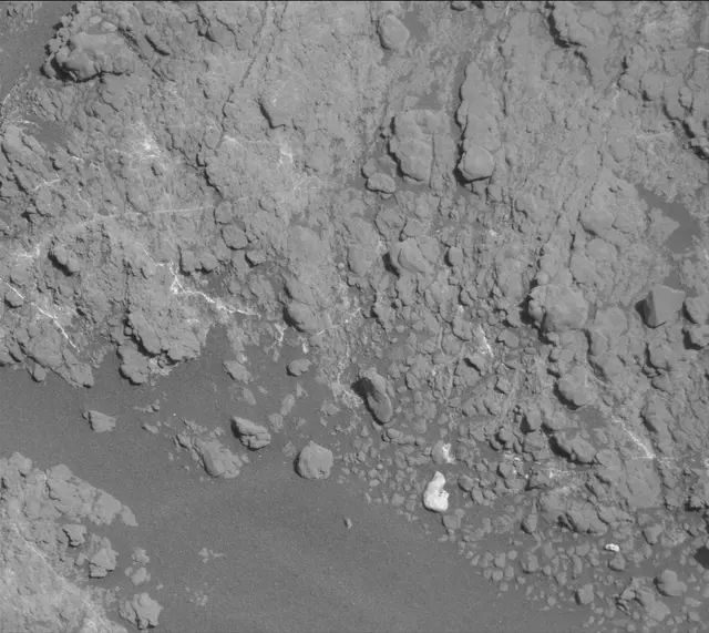 Sol 2591: Mast Camera (Mastcam)