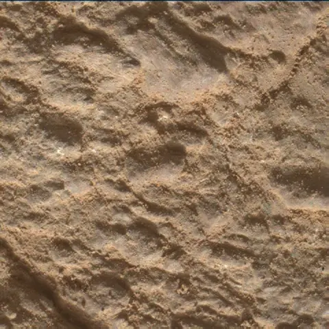 Sol 2591: Mars Hand Lens Imager (MAHLI)