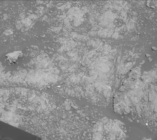 Sol 2592: Mast Camera (Mastcam)