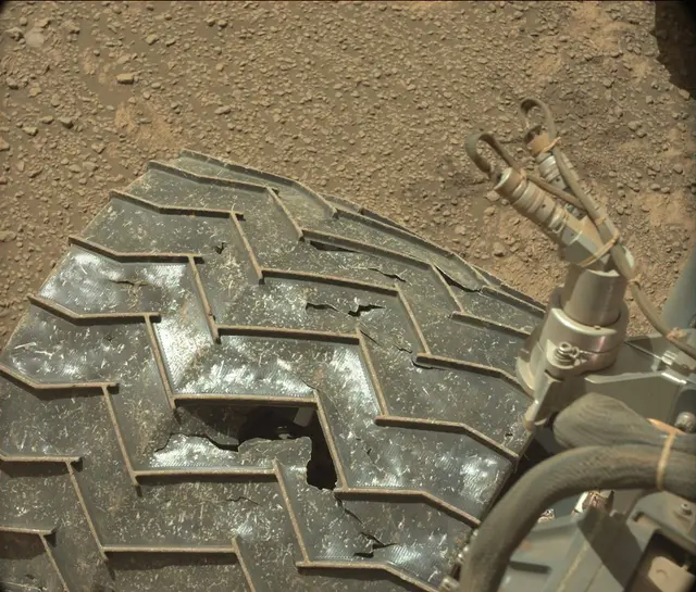 Sol 2592: Mast Camera (Mastcam)