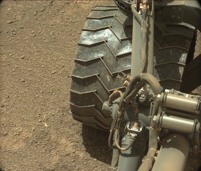 Sol 2592: Mast Camera (Mastcam)