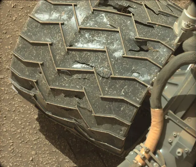 Sol 2592: Mast Camera (Mastcam)