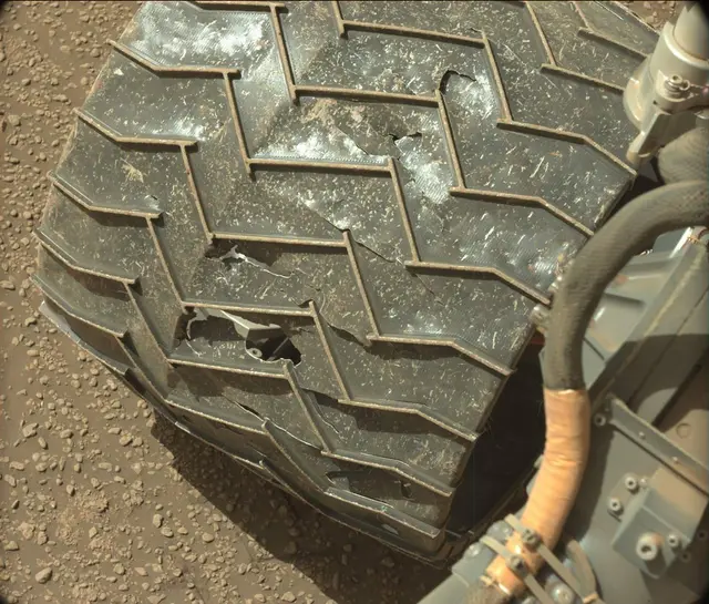 Sol 2592: Mast Camera (Mastcam)