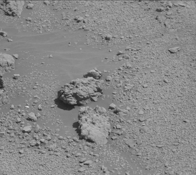 Sol 2592: Mast Camera (Mastcam)