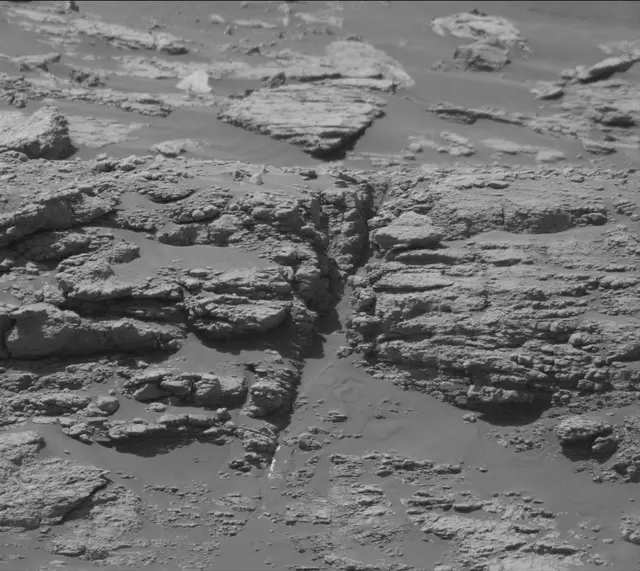 Sol 2592: Mast Camera (Mastcam)