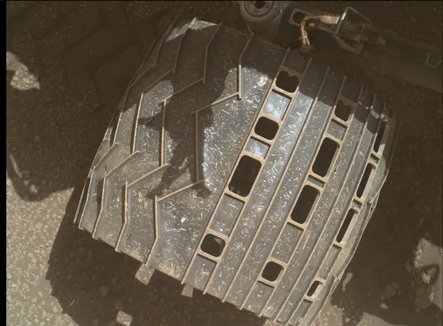 Sol 2592: Mars Hand Lens Imager (MAHLI)