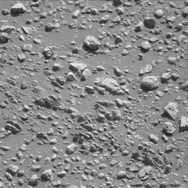 Sol 2593: Mast Camera (Mastcam)