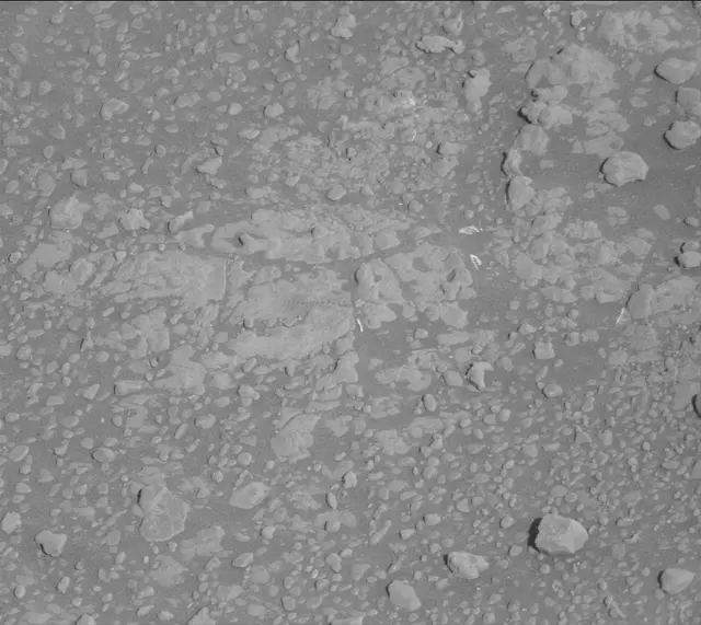 Sol 2594: Mast Camera (Mastcam)
