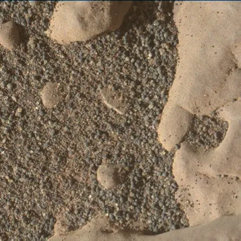 Sol 2594: Mars Hand Lens Imager (MAHLI)