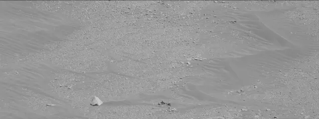 Sol 2595: Mast Camera (Mastcam)