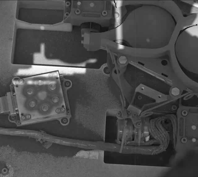Sol 2596: Mast Camera (Mastcam)