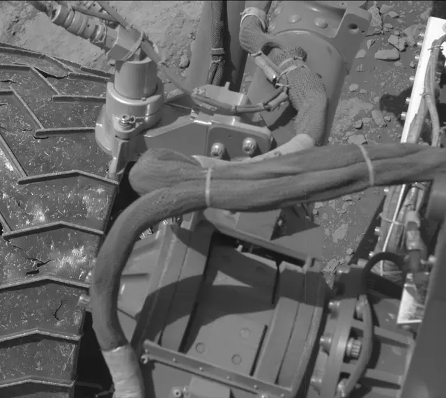 Sol 2596: Mast Camera (Mastcam)