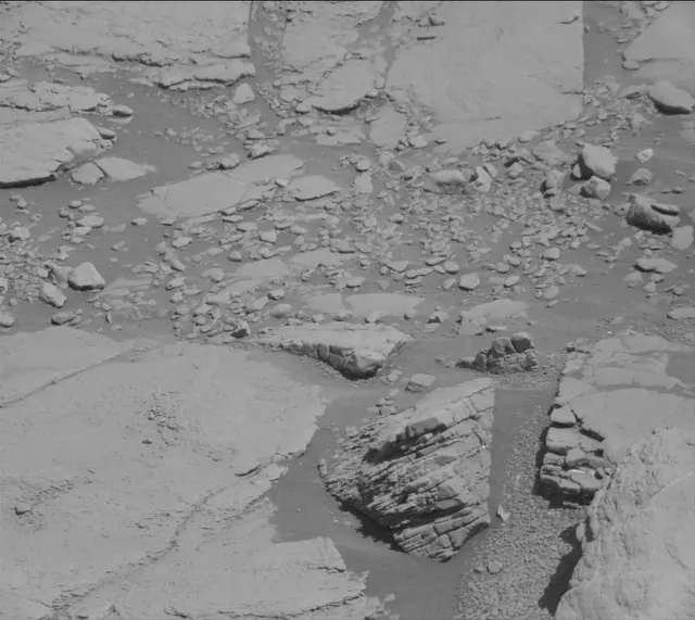 Sol 2597: Mast Camera (Mastcam)