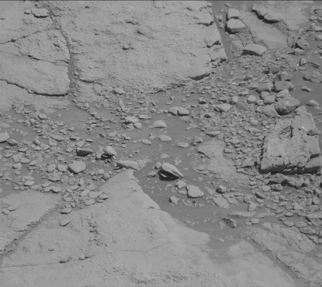 Sol 2597: Mast Camera (Mastcam)