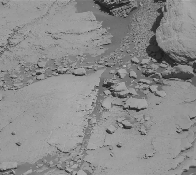 Sol 2597: Mast Camera (Mastcam)