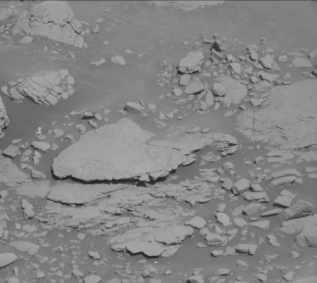 Sol 2597: Mast Camera (Mastcam)