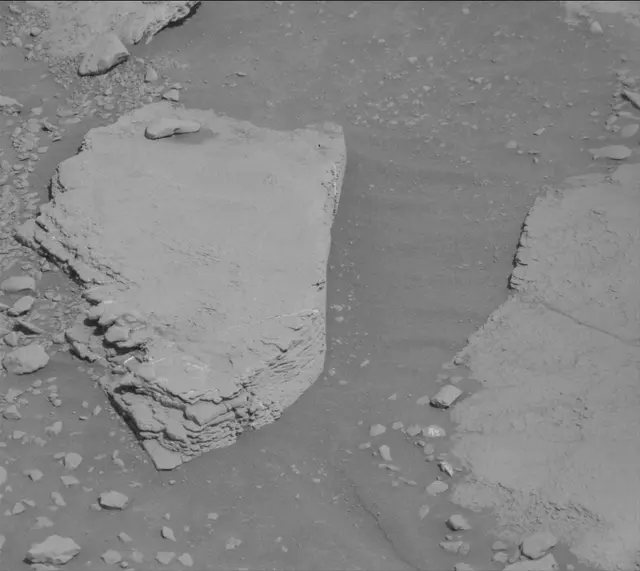 Sol 2597: Mast Camera (Mastcam)