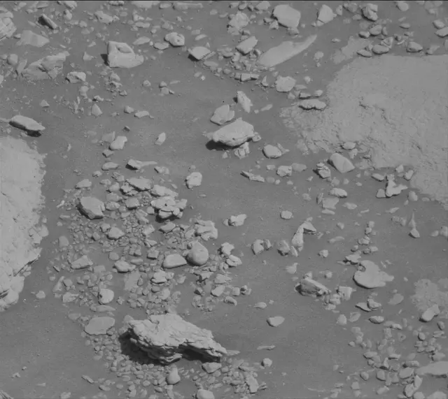 Sol 2597: Mast Camera (Mastcam)