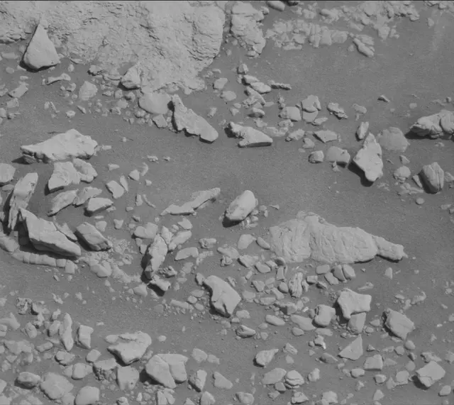 Sol 2597: Mast Camera (Mastcam)