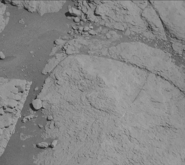 Sol 2598: Mast Camera (Mastcam)
