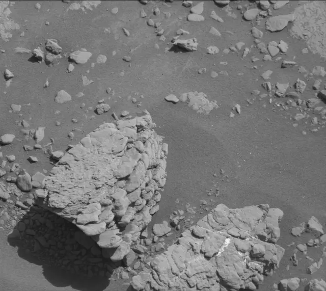 Sol 2601: Mast Camera (Mastcam)