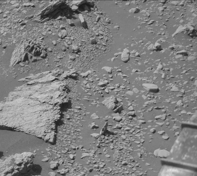 Sol 2602: Mast Camera (Mastcam)