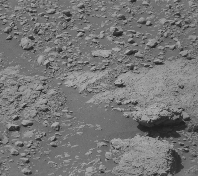 Sol 2602: Mast Camera (Mastcam)