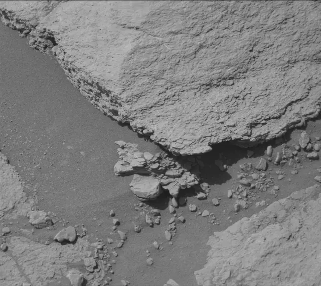 Sol 2602: Mast Camera (Mastcam)