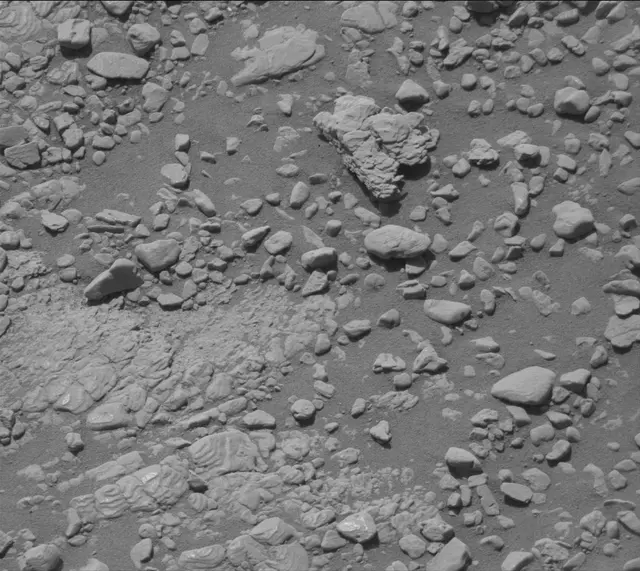 Sol 2602: Mast Camera (Mastcam)