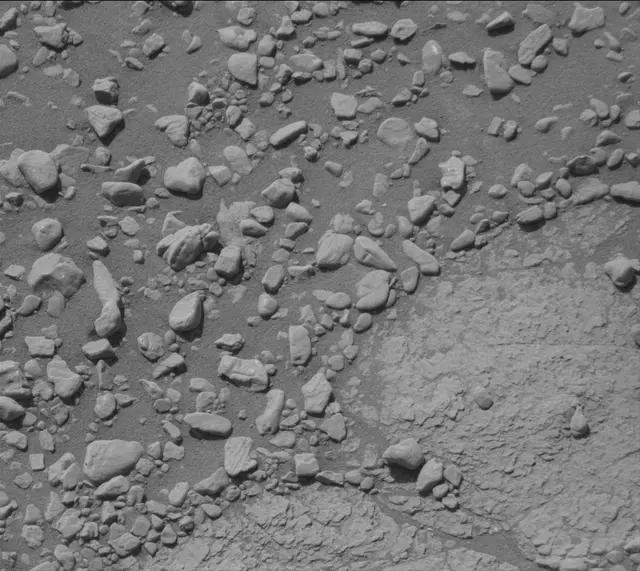 Sol 2602: Mast Camera (Mastcam)