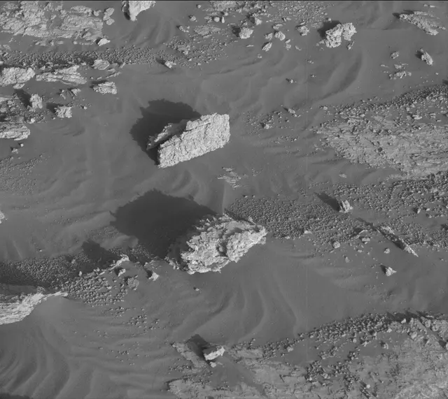 Sol 2604: Mast Camera (Mastcam)