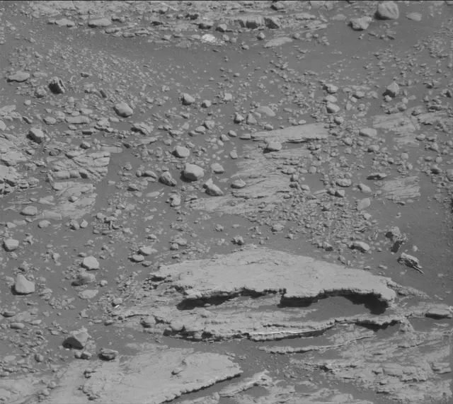 Sol 2604: Mast Camera (Mastcam)