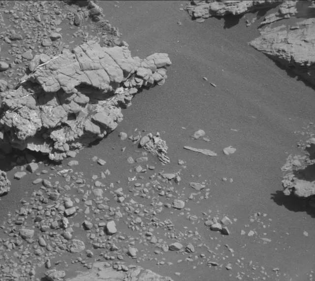 Sol 2604: Mast Camera (Mastcam)