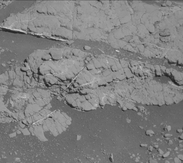 Sol 2604: Mast Camera (Mastcam)