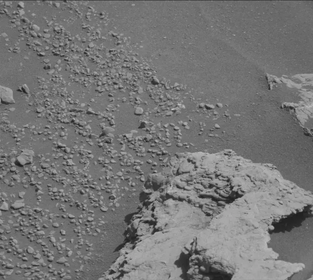 Sol 2604: Mast Camera (Mastcam)