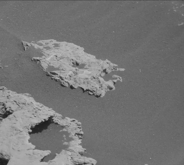 Sol 2604: Mast Camera (Mastcam)