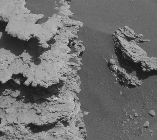 Sol 2604: Mast Camera (Mastcam)