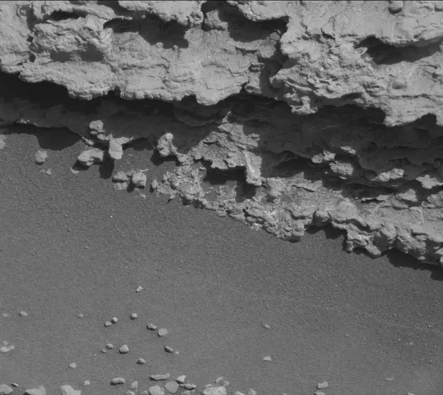 Sol 2604: Mast Camera (Mastcam)
