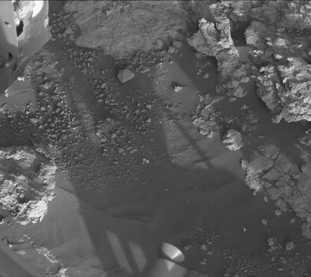 Sol 2606: Mast Camera (Mastcam)