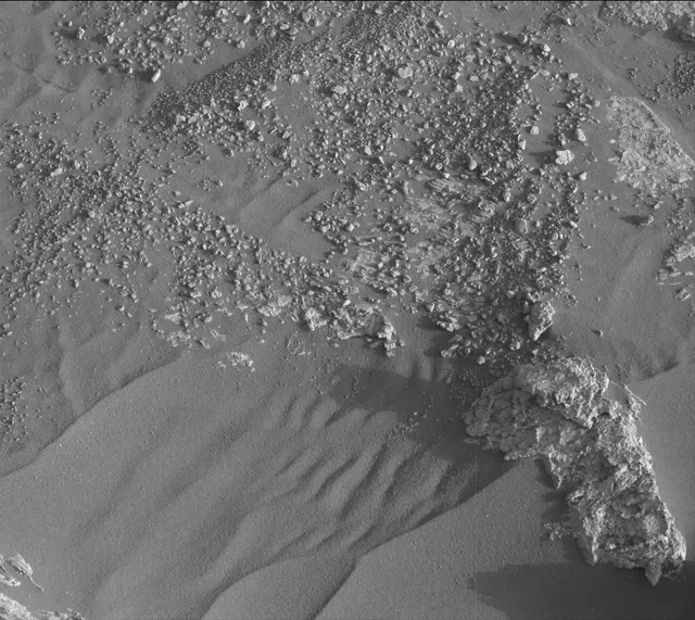 Sol 2606: Mast Camera (Mastcam)