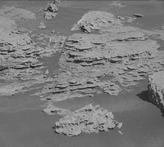 Sol 2606: Mast Camera (Mastcam)