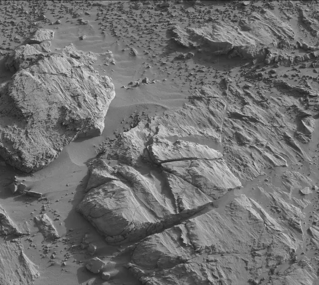 Sol 2613: Mast Camera (Mastcam)