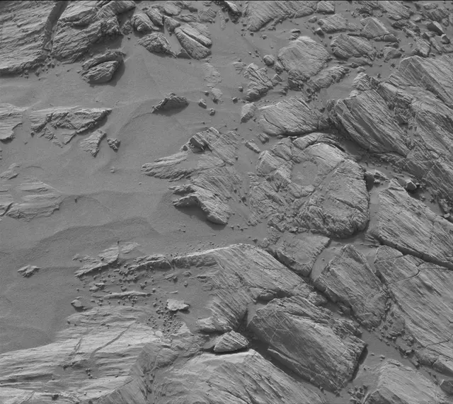 Sol 2613: Mast Camera (Mastcam)
