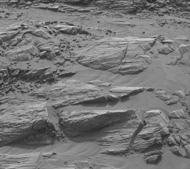 Sol 2613: Mast Camera (Mastcam)