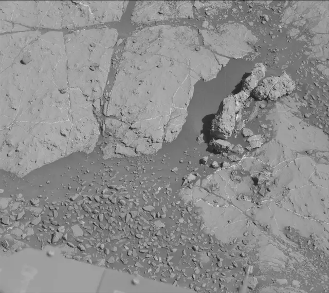 Sol 2618: Mast Camera (Mastcam)