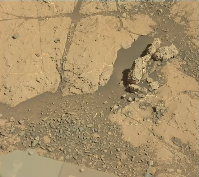 Sol 2618: Mast Camera (Mastcam)