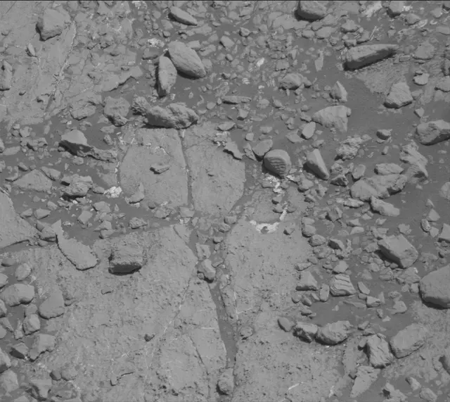 Sol 2632: Mast Camera (Mastcam)